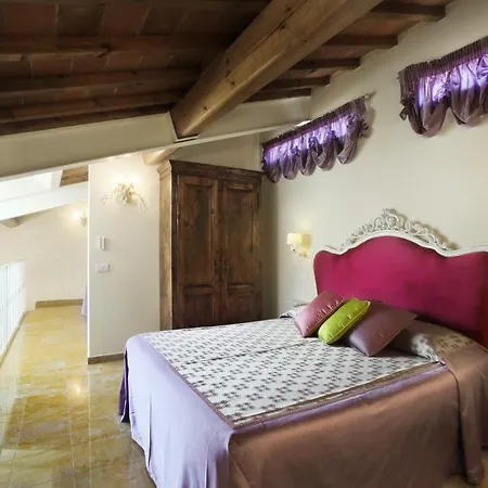 Lucrezia Apartment Florence