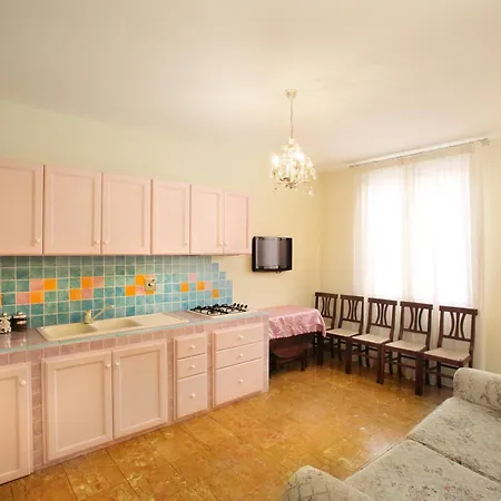 Lucrezia Apartment *